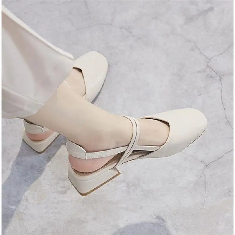 2025 New Women's Middle Heel Sandals Square Head Buckle Thick Heel Korean Edition Women's Sandals Hollow Women's Shoes